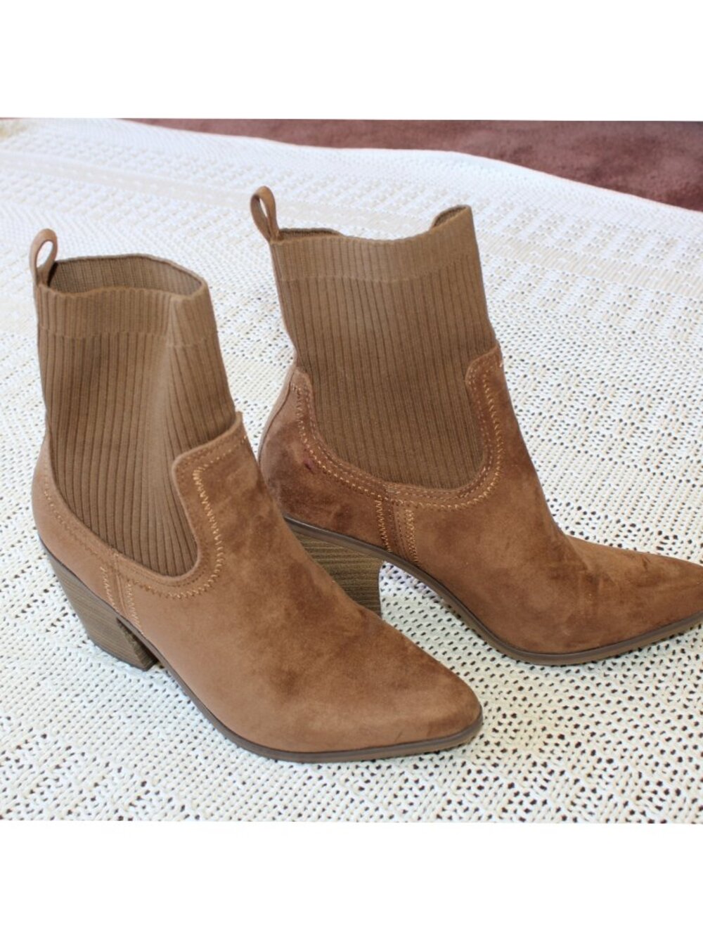 Universal Thread Kinley faux suede ankle boots Size 9 knit sock-like block heel - Picture 5 of 8